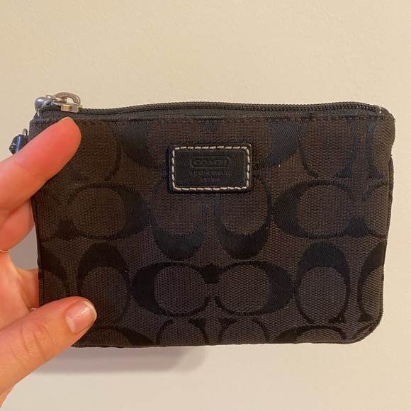 VINTAGE COACH: Signature C Wristlet/ Coin Purse - Black - Picture 2 of 4